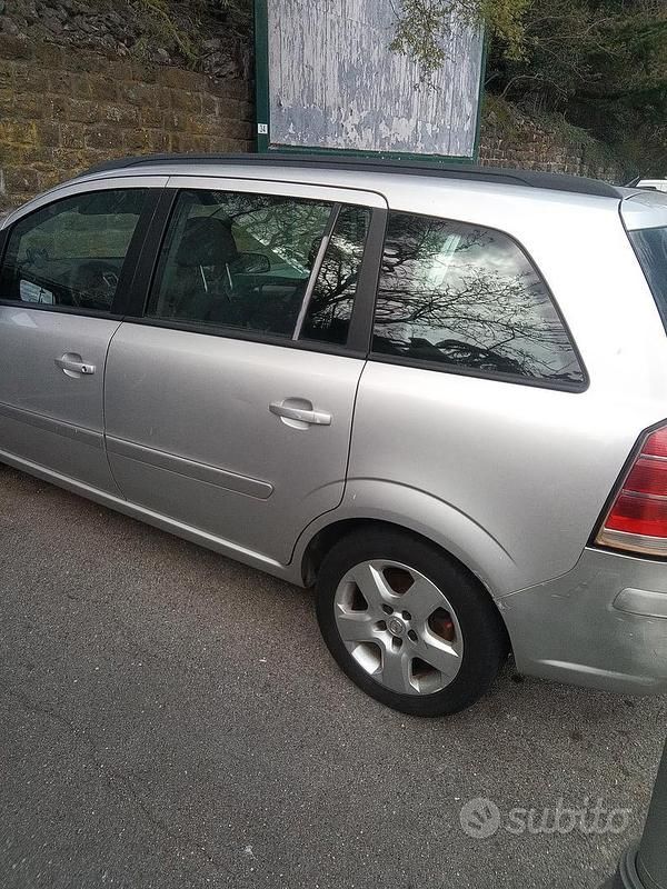 Usata Opel Zafira Enjoy 2006 Grigio Monovolume