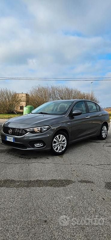 Usata Fiat Tipo Easy 120 CV (88 kW) 2018 Grigio Berlina