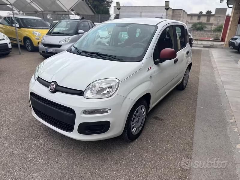 Usata Fiat Panda Lounge 69 CV (50 kW) 2018 Bianco Utilitaria