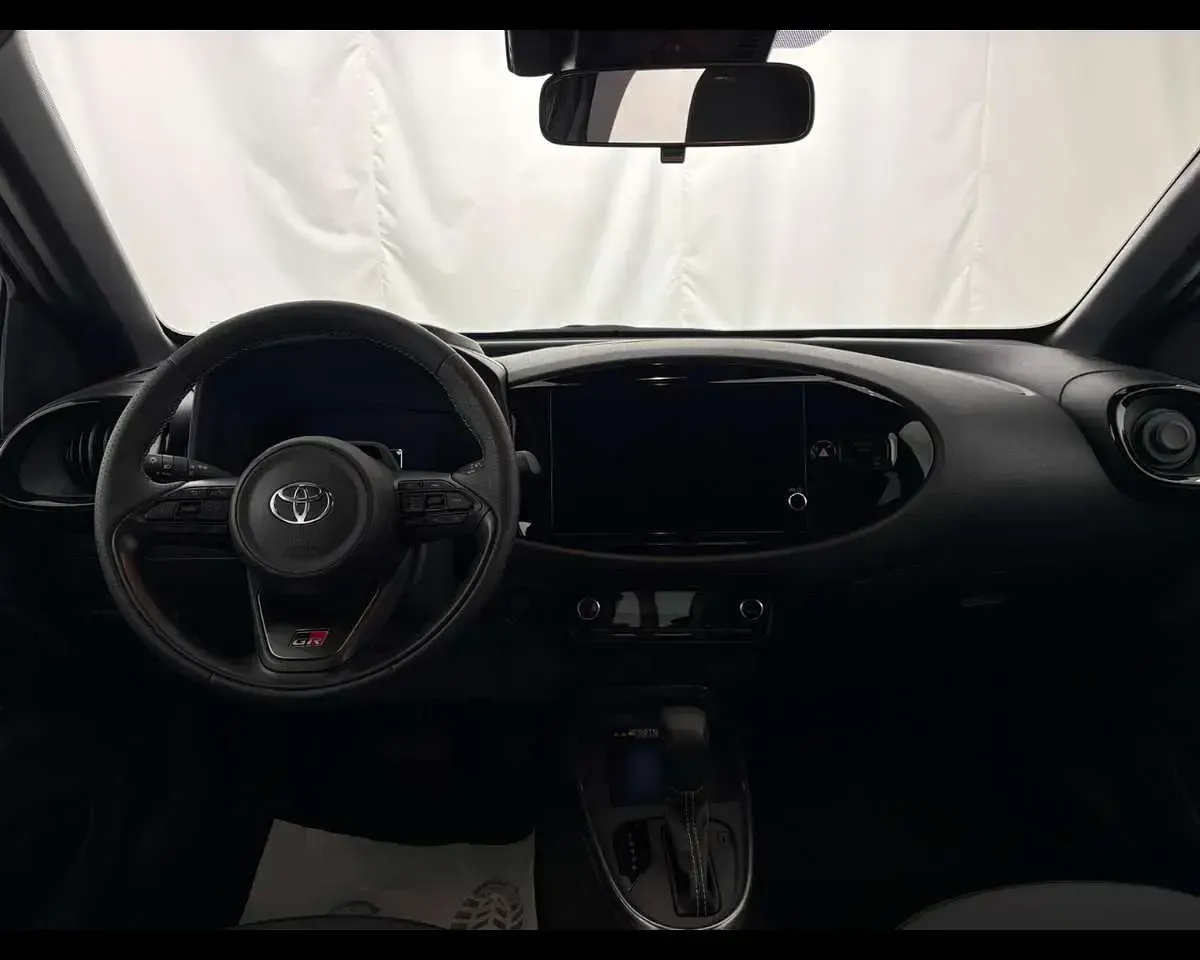 Nuova Toyota Aygo X Sport 92 CV (67 kW) 2026 Storm grey / black SUV