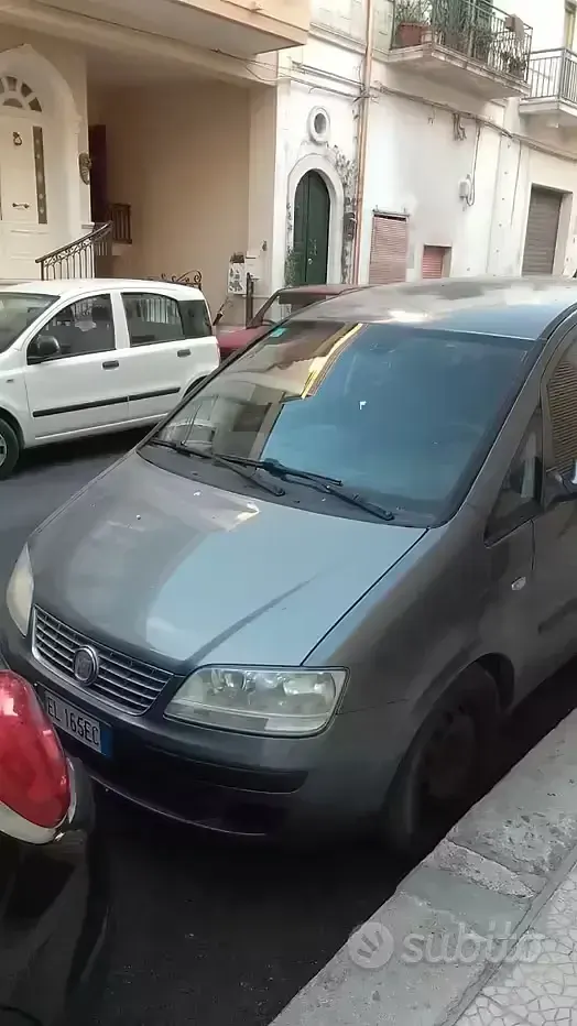 Usata Fiat Idea 95 CV (69 kW) 2011 Grigio Monovolume