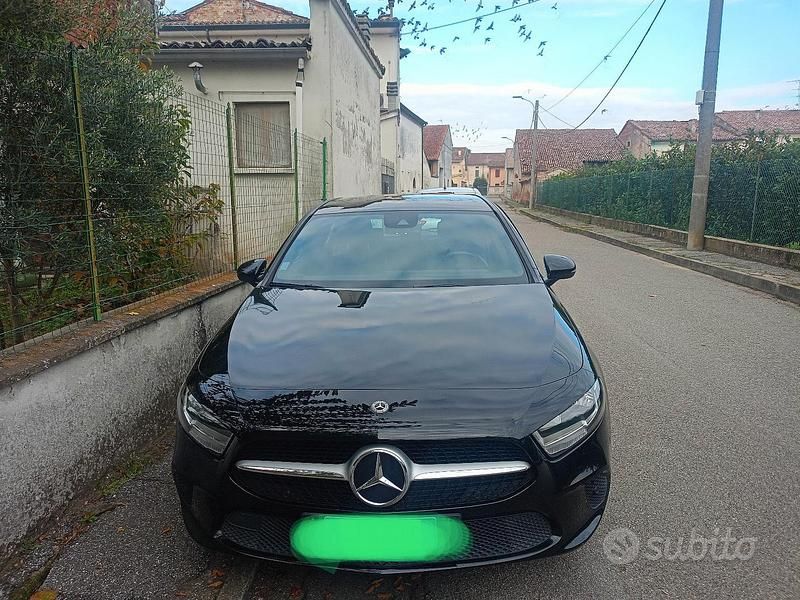 Usata Mercedes A180 116 CV (85 kW) 2020 Nero Berlina