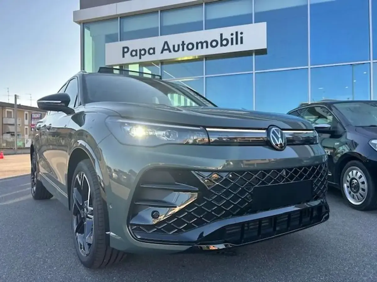 Nuova VW Tiguan R-line Plus 150 CV (110 kW) 2026 Velvet green SUV