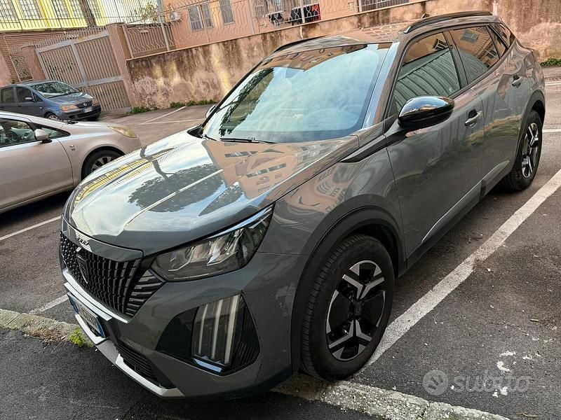 Usata Peugeot 2008 100 CV (73 kW) 2024 Grigio SUV