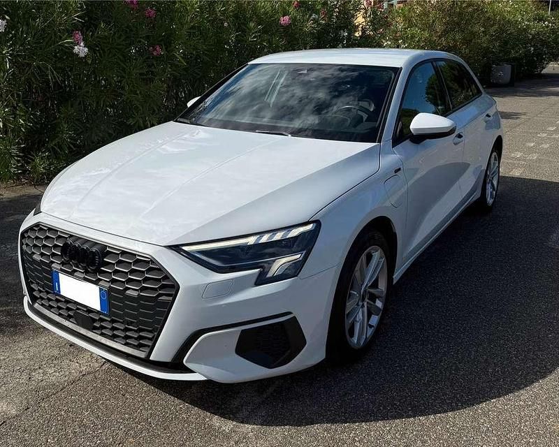 Usata 2023 Audi A3 Sportback e-tron Due volumi | 31.000 € (Cara) - Immagine 1/4