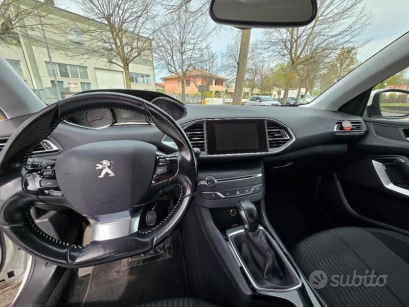 Usata Peugeot 308 Active 110 CV (80 kW) 2015 Bianco Berlina