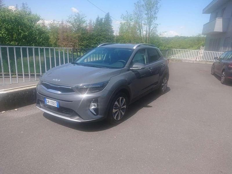 Usata Kia Stonic Style 82 CV (60 kW) 2023 Grigio SUV