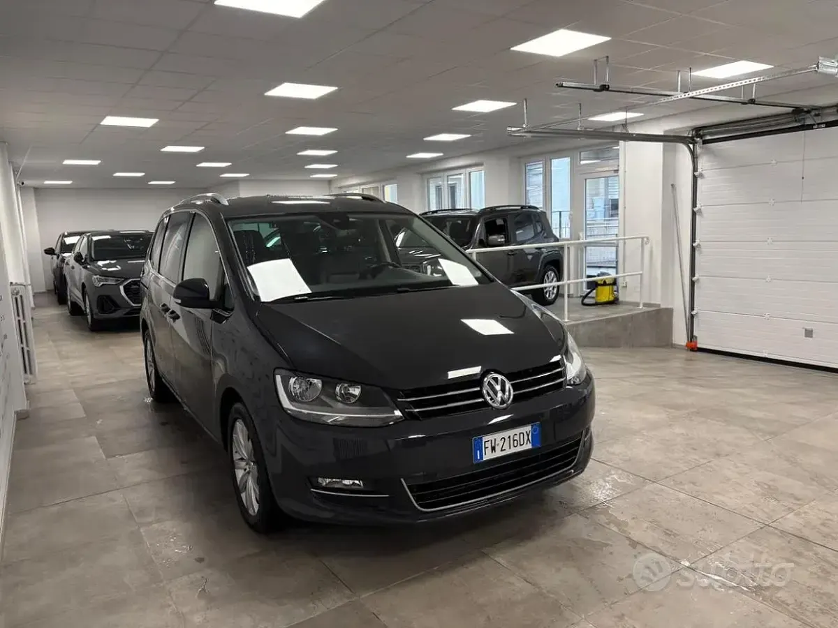 Usata VW Sharan Executive 150 CV (110 kW) 2019 Grigio scuro Monovolume