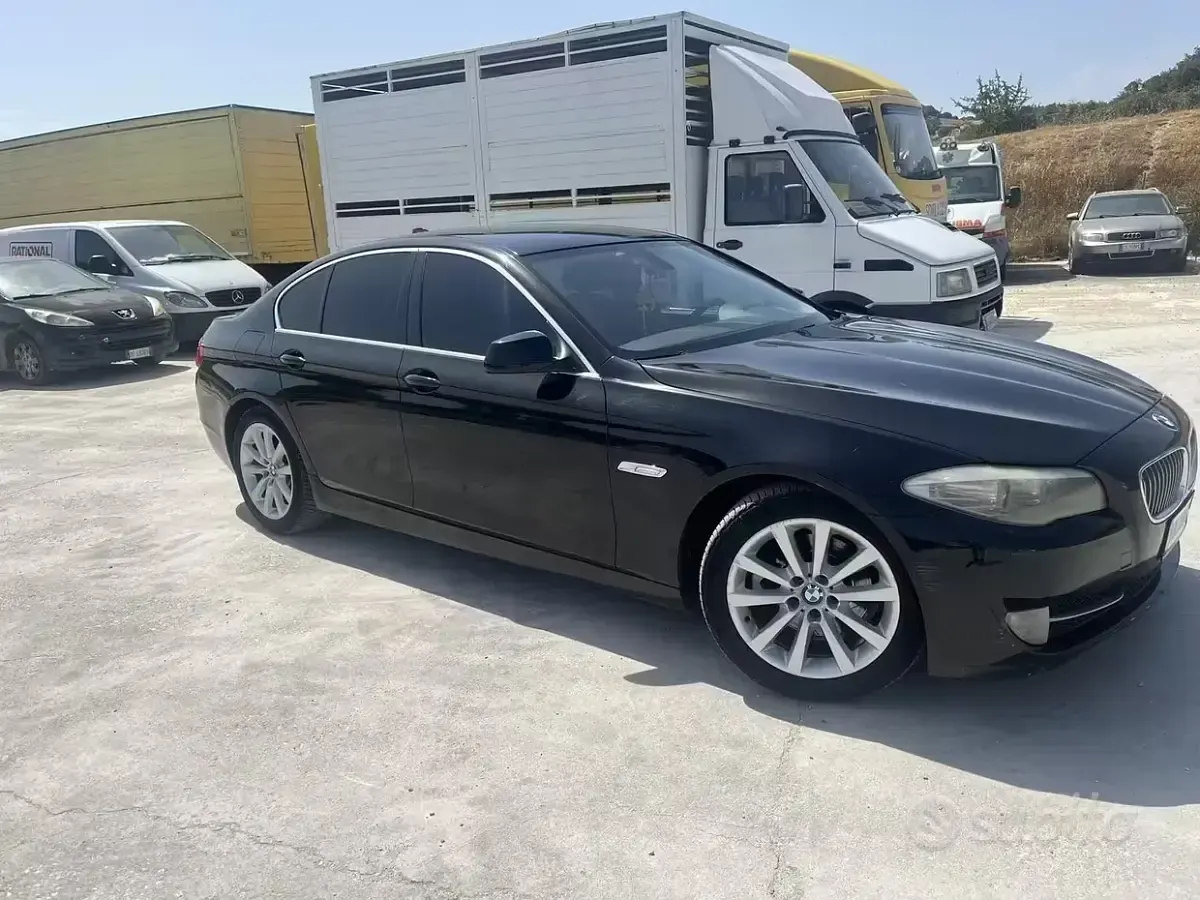 Usata BMW 520 184 CV (135 kW) 2011 Nero Berlina