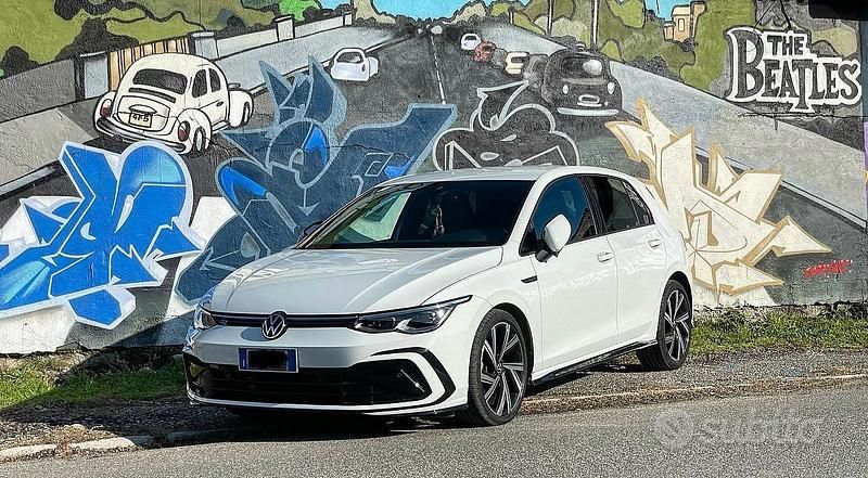 Usata VW Golf VIII R-line 131 CV (96 kW) 2020 Bianco Berlina