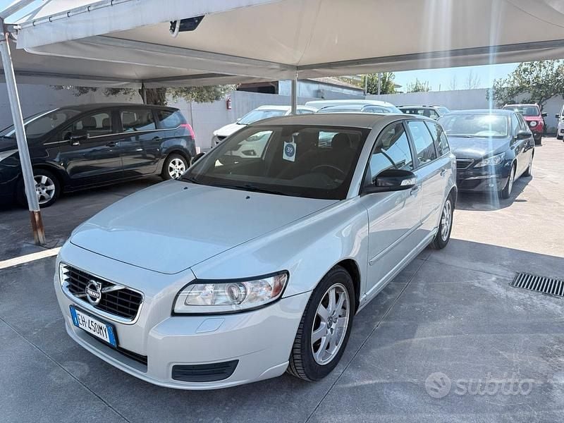 Usata Volvo V50 R-Design 114 CV (83 kW) 2011 Grigio Station wagon