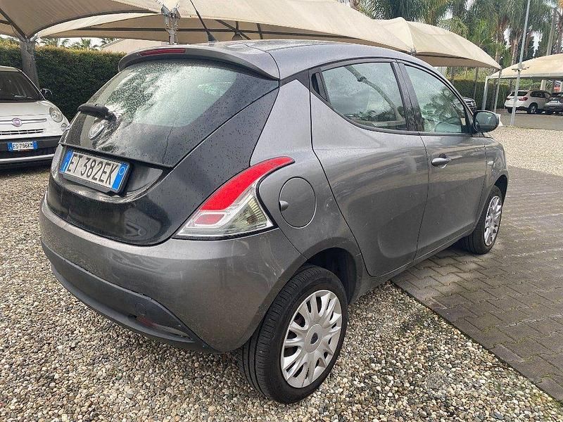 Usata Lancia Ypsilon Gold 85 CV (62 kW) 2013 Grigio Utilitaria