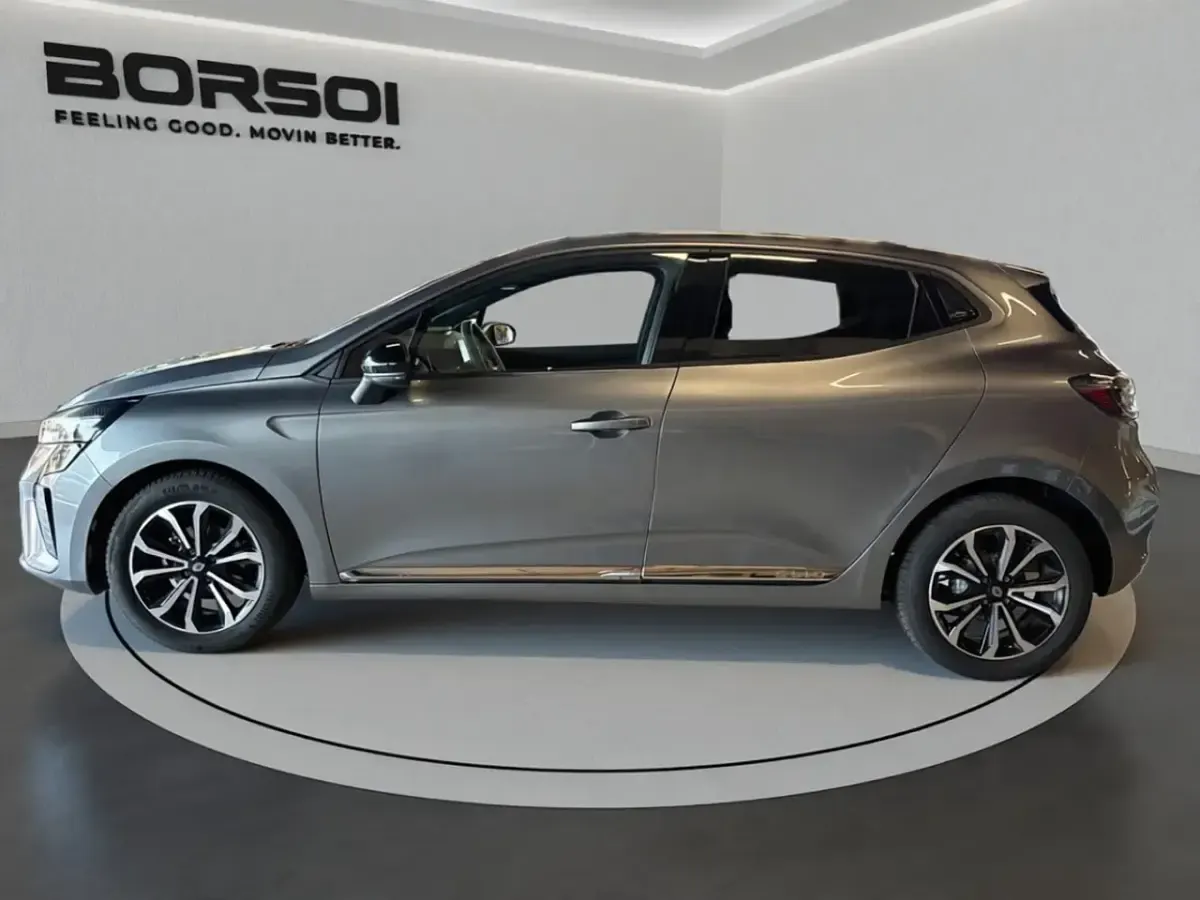 Usata Renault Clio V Techno 91 CV (66 kW) 2025 Grigio scisto Berlina