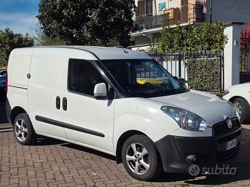 Usata Fiat Doblò Active 105 CV (77 kW) 2014 Bianco Monovolume