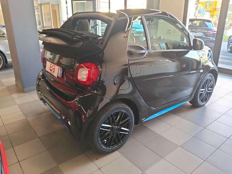 Usata Smart ForTwo Electric Drive Brabus 41 kW (56 CV) 2019 Nero Cabrio