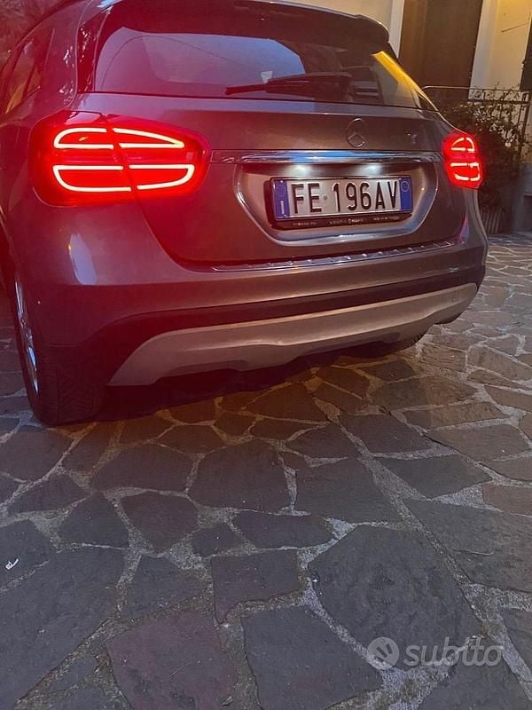 Usata Mercedes GLA200 Premium 136 CV (100 kW) 2014 Grigio SUV