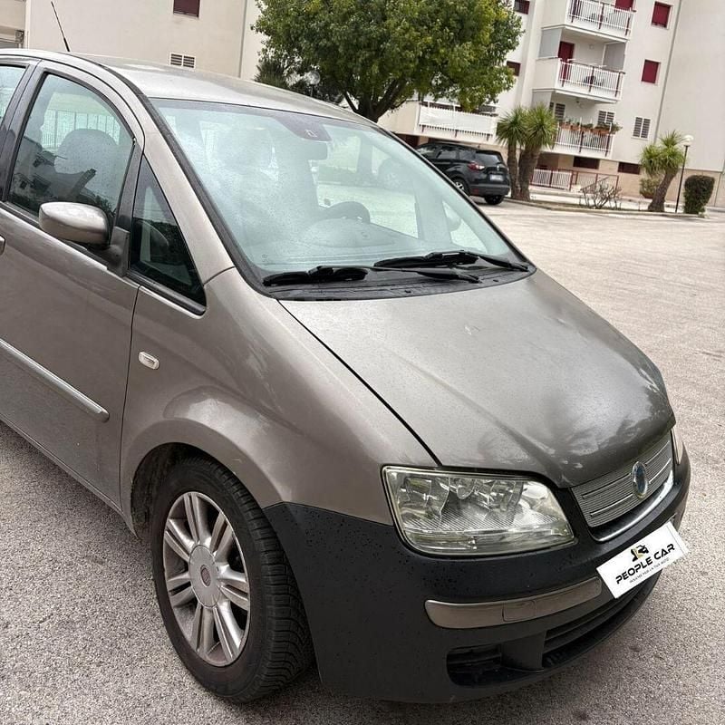 Usata Fiat Idea 70 CV (51 kW) 2007 Grigio Monovolume