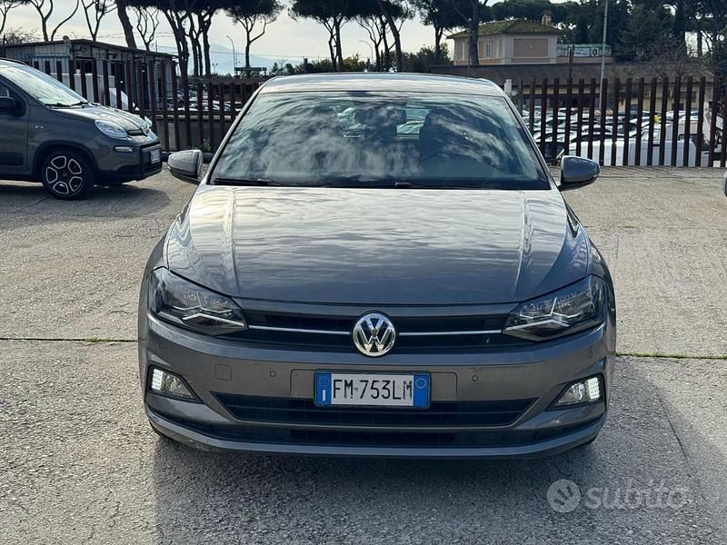 Begagnad VW Polo Highline 95 HK (69 kW) 2018 Grå Halvkombi