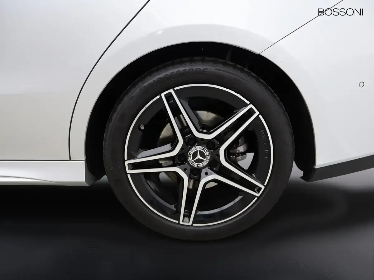 Usata Mercedes CLA200 AMG Line Premium 150 CV (110 kW) 2024 Argento Coupé