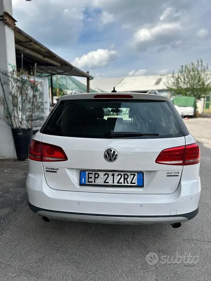 Usata VW Passat Highline 170 CV (125 kW) 2012 Bianco Station wagon