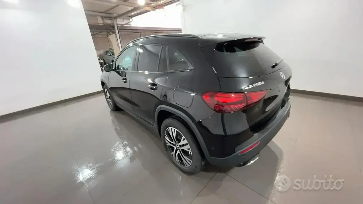 Nuova Mercedes A200 Advanced 150 CV (110 kW) 2025 Nero Station wagon