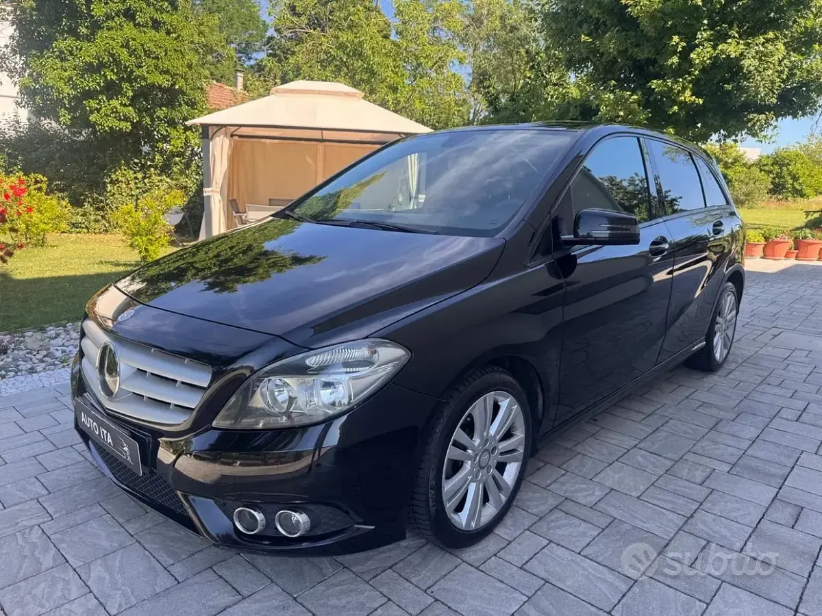 Usata Mercedes B180 Executive 109 CV (80 kW) 2013 Nero Monovolume