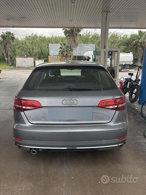 Gebraucht Audi A3 Comfort 110 PS (80 kW) 2017 Grau Limousine