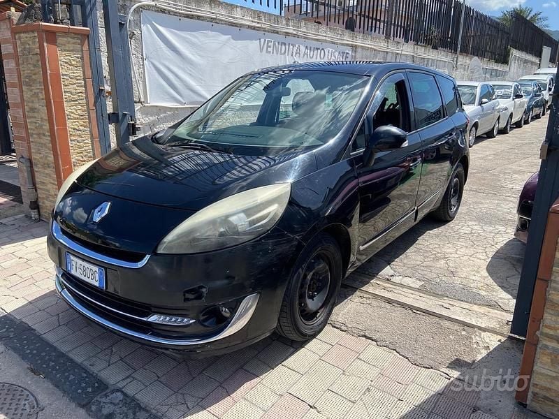 Usata Renault Scénic III 110 CV (80 kW) 2012 Nero Monovolume