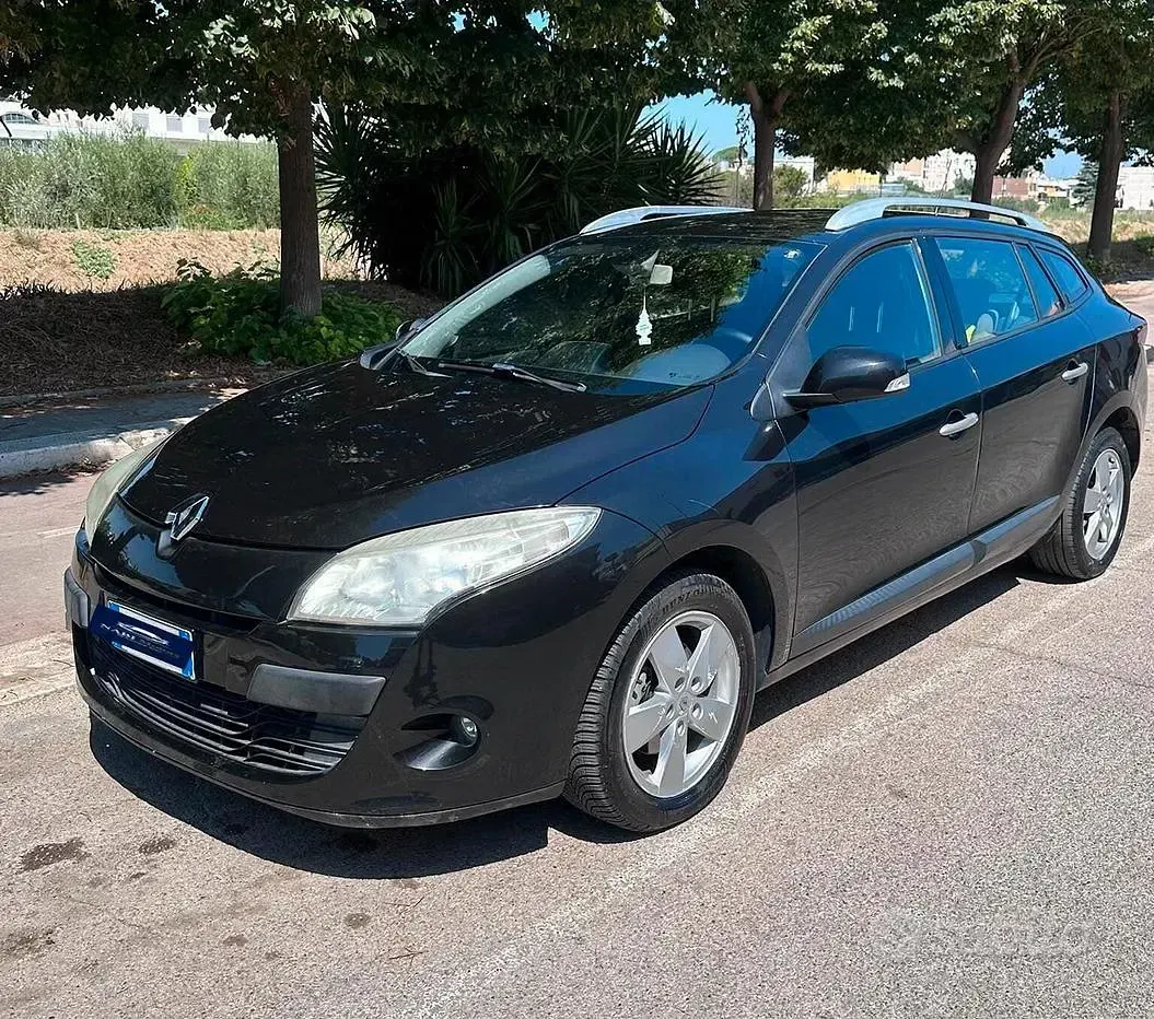 Usata Renault Mégane GrandTour Dynamique 110 CV (80 kW) 2010 Nero Station wagon