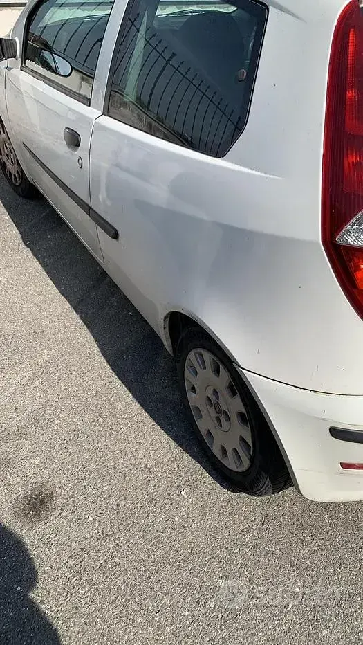 Usata Fiat Punto 69 CV (50 kW) 2008 Bianco Utilitaria