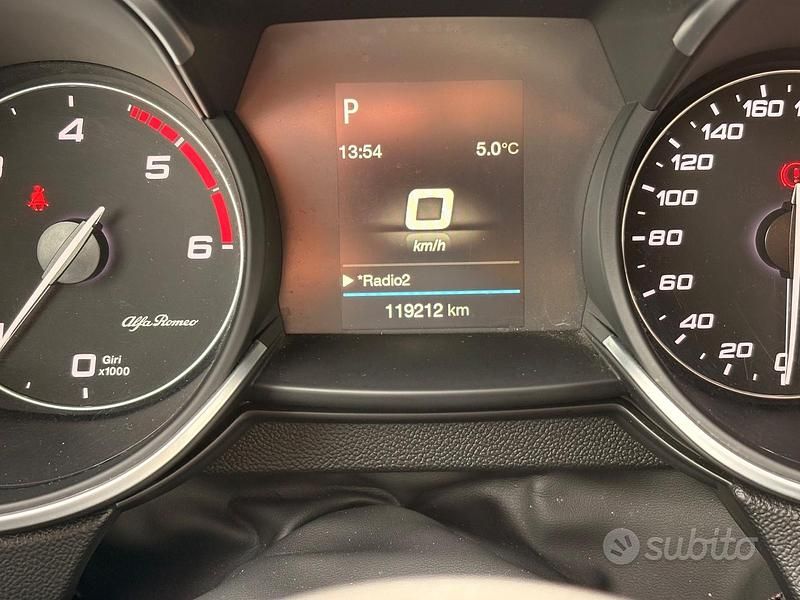 Usata Alfa Romeo Stelvio Executive 210 CV (154 kW) 2017 Blu SUV