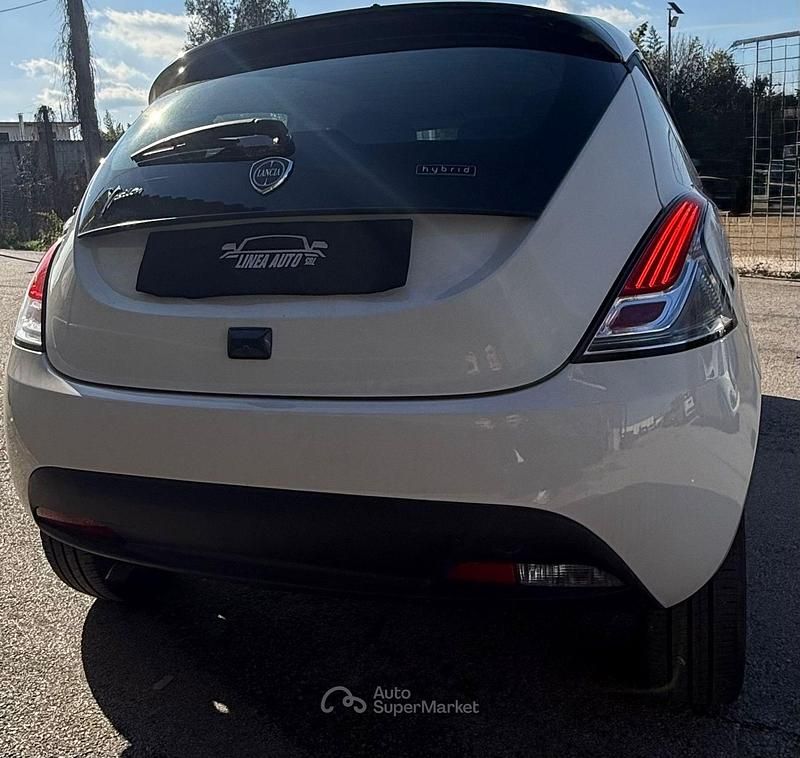 Usata Lancia Ypsilon 69 CV (50 kW) 2023 Bianco Utilitaria