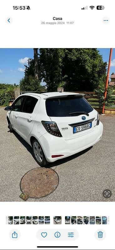 Usata Toyota Yaris Hybrid Lounge+ 75 CV (55 kW) 2014 Bianco Berlina