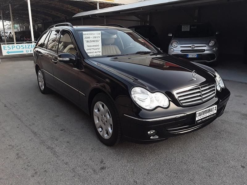 Usata Mercedes C220 Elegance 150 CV (110 kW) 2006 Nero Station wagon
