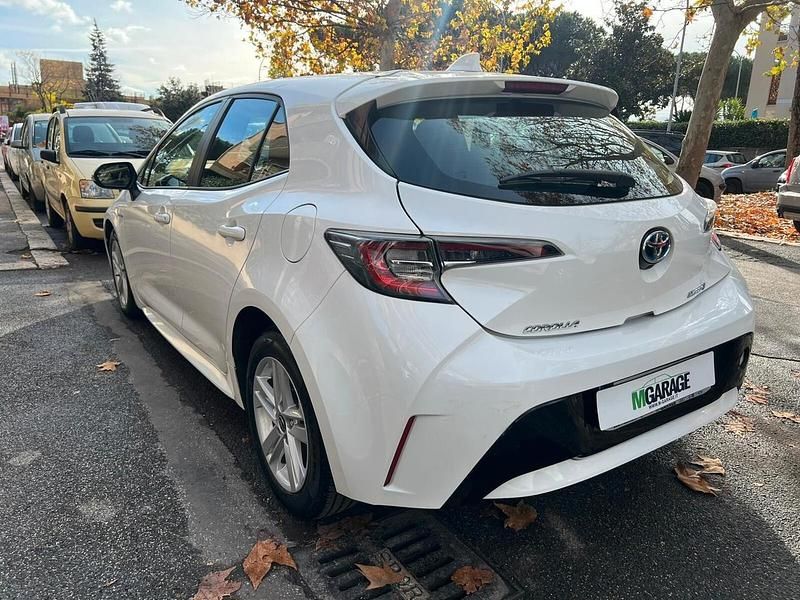 Usata Toyota Corolla 97 CV (71 kW) 2019 Bianco Berlina