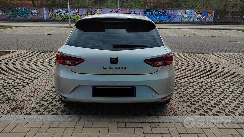 Usata Seat Leon CONNECT 110 CV (80 kW) 2016 Grigio Berlina