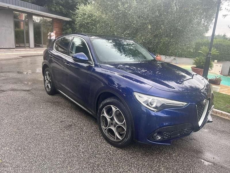 Usata Alfa Romeo Stelvio Executive 180 CV (132 kW) 2017 Blu/azzurro SUV