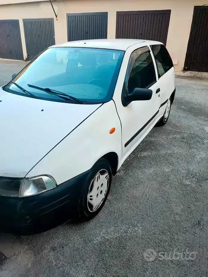 Usata Fiat Punto 60 CV (44 kW) 1998 Bianco Berlina