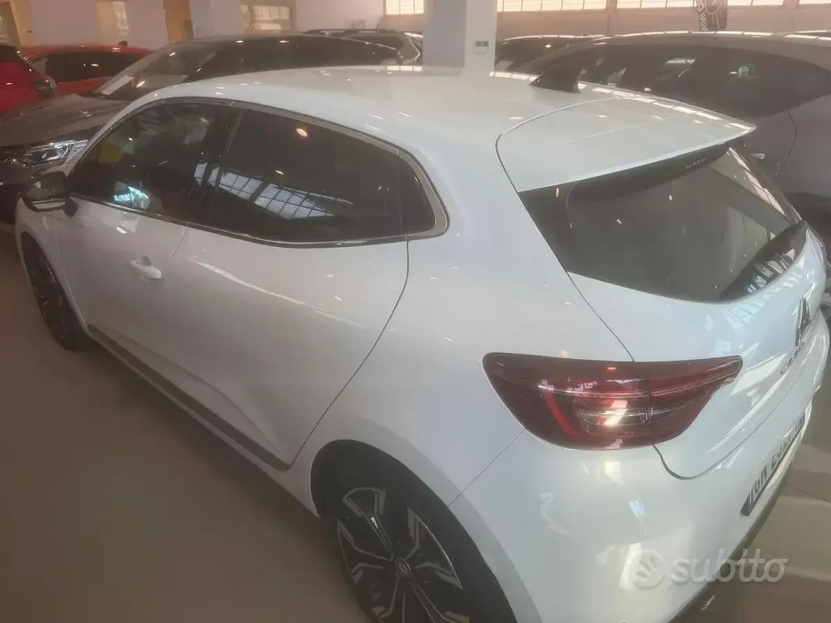 Usata Renault Clio V Intens 90 CV (66 kW) 2023 Bianco Berlina