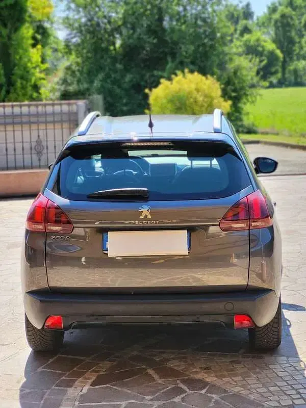 Usata Peugeot 2008 Active 75 CV (55 kW) 2017 Grigio SUV