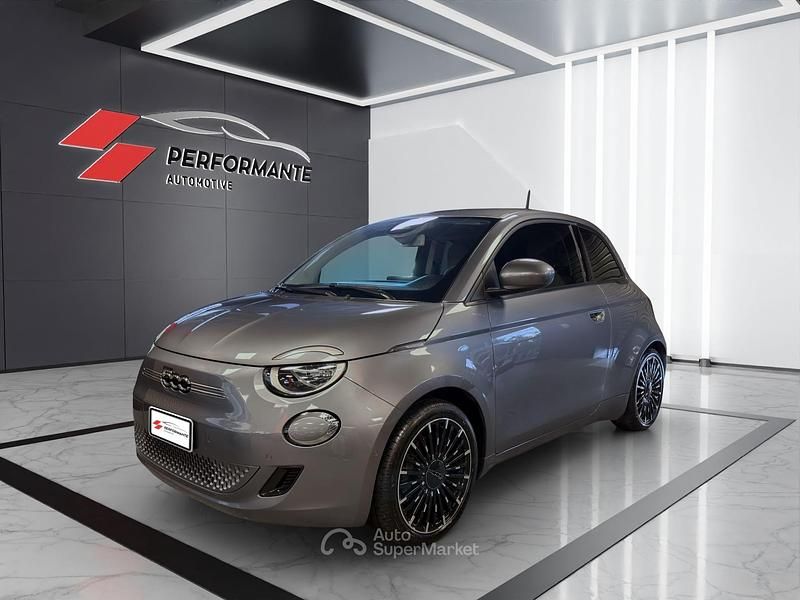 Usata Fiat 500e Icon 42 kW (58 CV) 2021 Grigio SUV