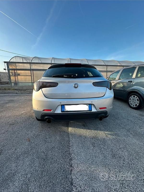Grigio Usata 2013 Alfa Romeo Giulietta Due volumi | 6500 € - Immagine 1/4