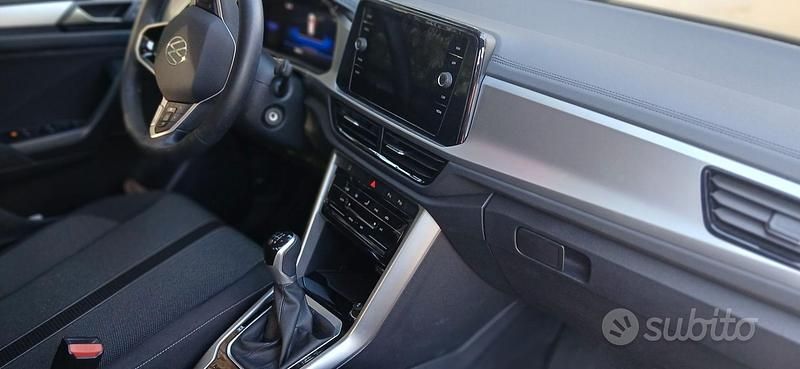 Usata VW T-Roc Sportline 150 CV (110 kW) 2023 Nero SUV