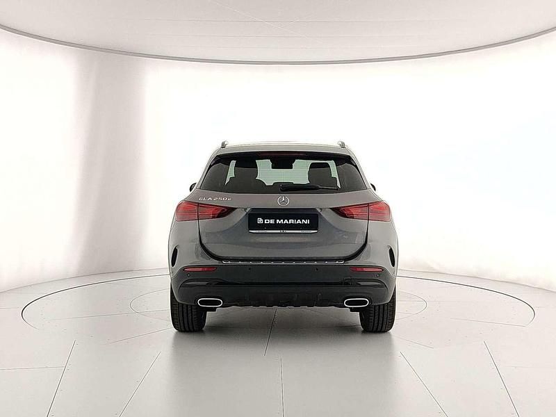 Usata Mercedes GLA250 Advanced Plus 163 CV (119 kW) 2024 Grigio montagna SUV