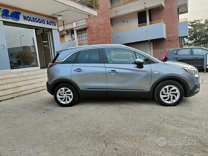 Usata Opel Crossland X 102 CV (75 kW) 2019 Grigio SUV