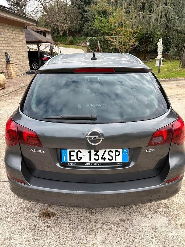 Usata Opel Astra S 125 CV (91 kW) 2011 Grigio Station wagon