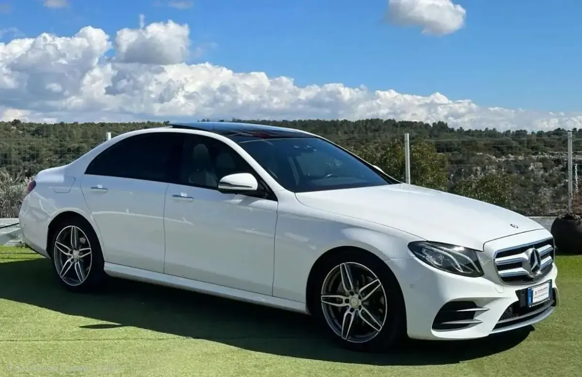 Usata Mercedes E220 AMG Line Premium Plus 194 CV (142 kW) 2017 Berlina