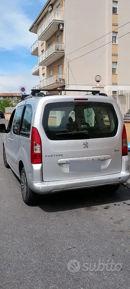 Usata Peugeot Partner 92 CV (67 kW) 2012 Grigio Monovolume
