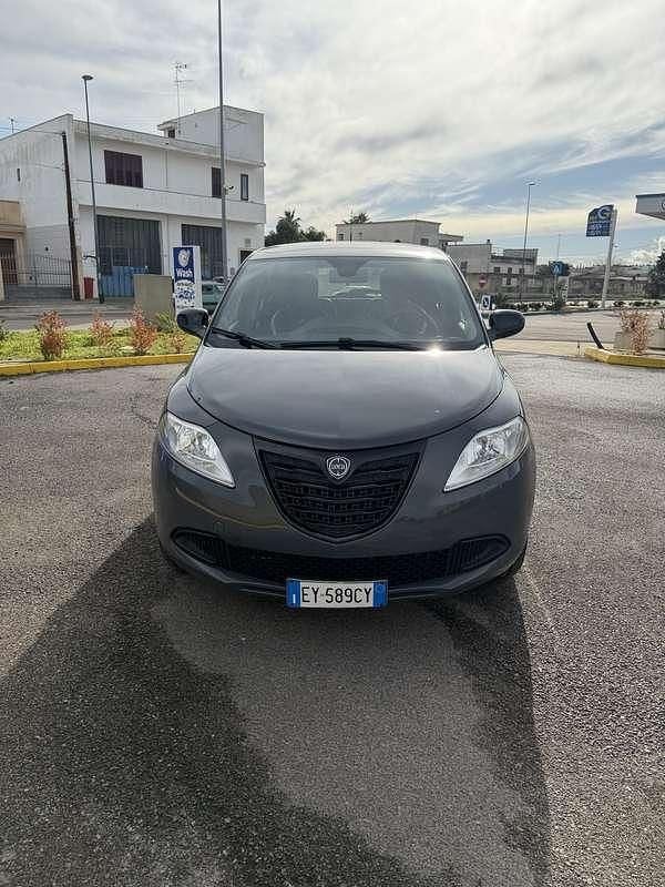 Usata Lancia Ypsilon Silver 86 CV (63 kW) 2015 Utilitaria