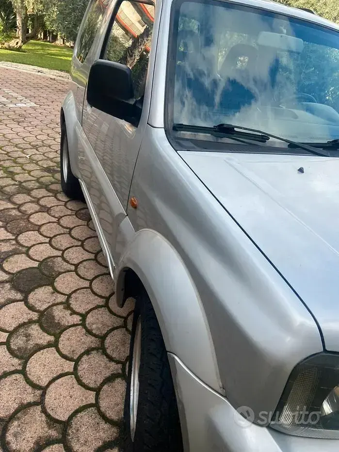 Usata Suzuki Jimny 82 CV (60 kW) 2004 Grigio SUV